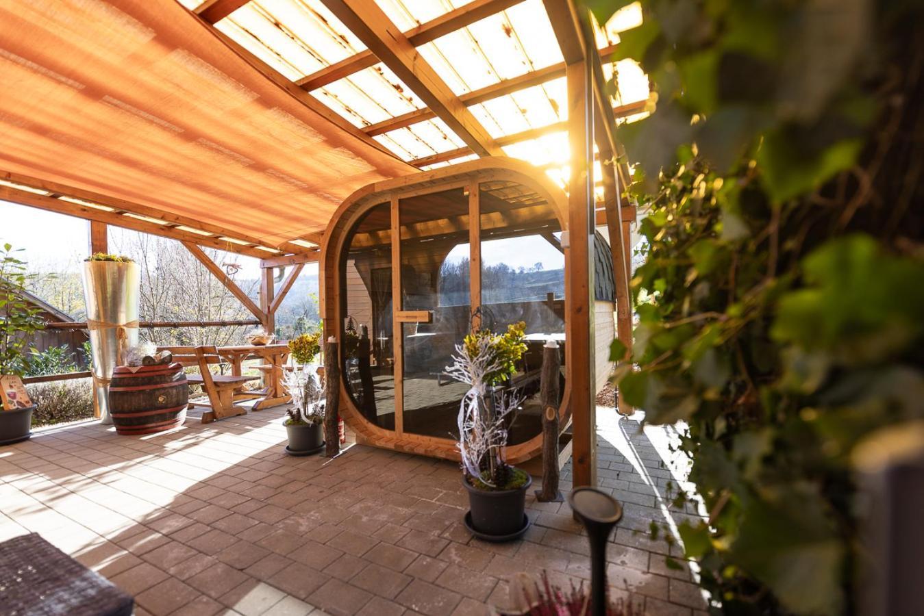 Weingarten & Appartement Auszeit With Private Spa Soechau Exterior photo
