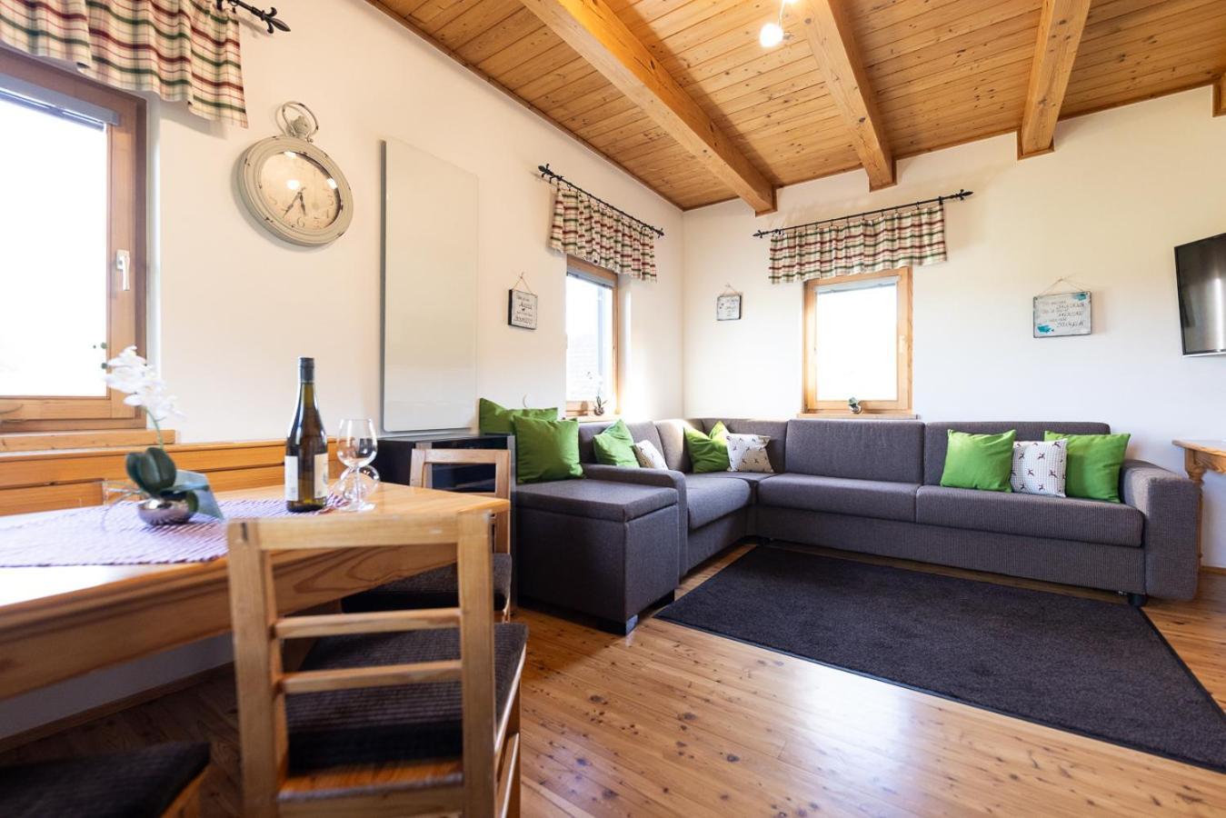 Weingarten & Appartement Auszeit With Private Spa Soechau Exterior photo
